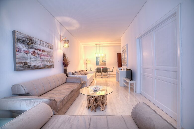 L' Apartment Blanc Dans Le Centre de Glyfada