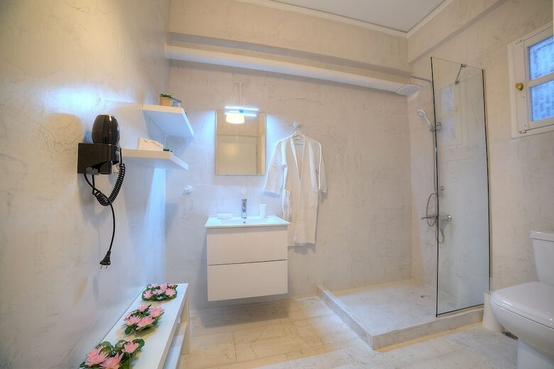 L' Apartment Blanc Dans Le Centre de Glyfada