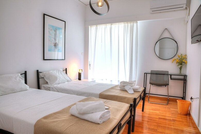 L' Apartment Blanc Dans Le Centre de Glyfada