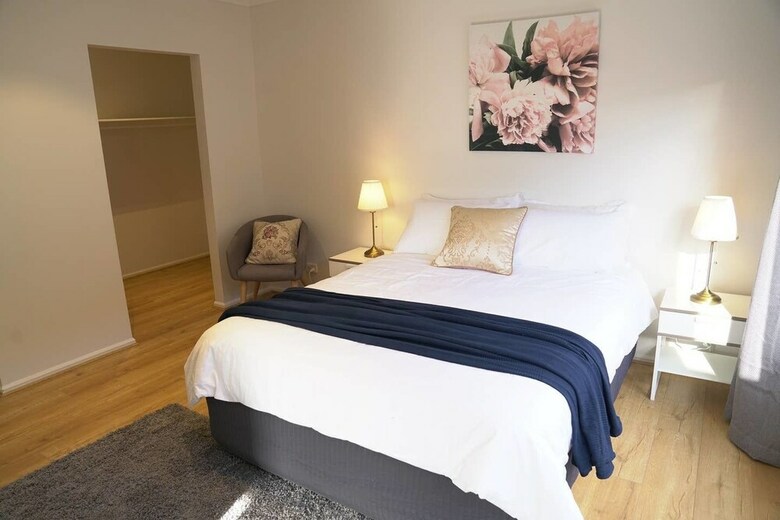 7 Bedrooms House For Big Group