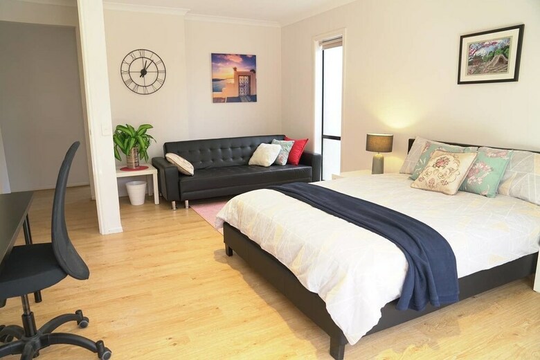 7 Bedrooms House For Big Group