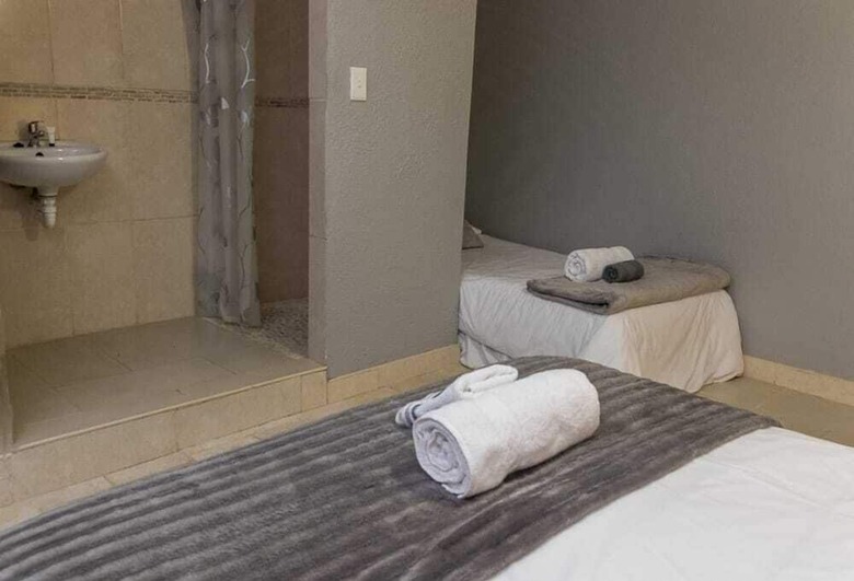 Hotel Cape Pine Guest House