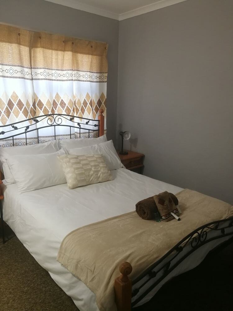 Hotel Cape Pine Guest House