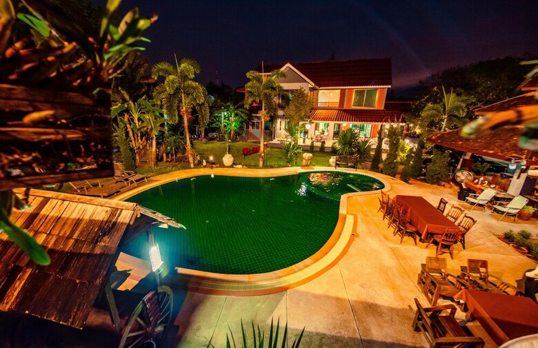 Hotel Vila Villa Resort In Town