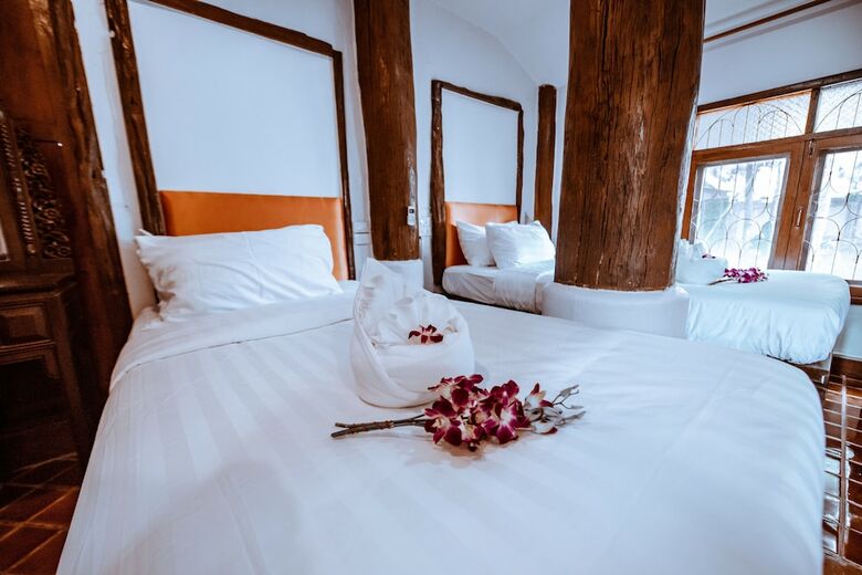 Hotel Vila Villa Resort In Town