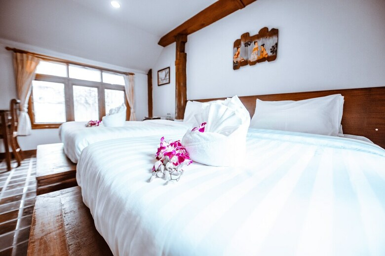 Hotel Vila Villa Resort In Town