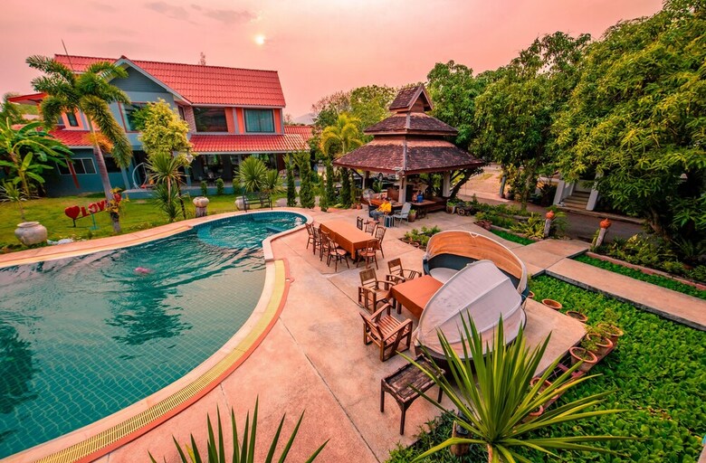 Hotel Vila Villa Resort In Town