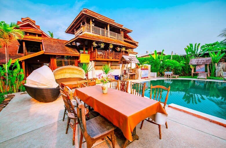 Hotel Vila Villa Resort In Town