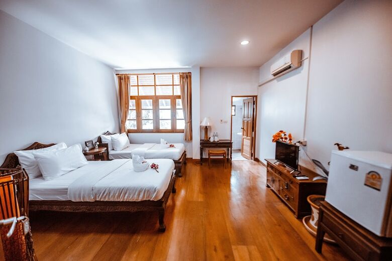 Hotel Vila Villa Resort In Town