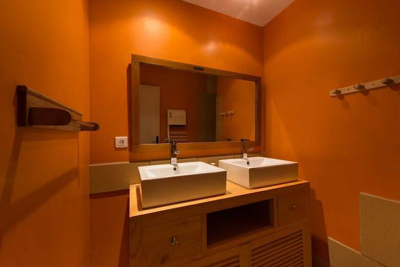 Hotel H�bergements Insolites Domaine Arvor Spa