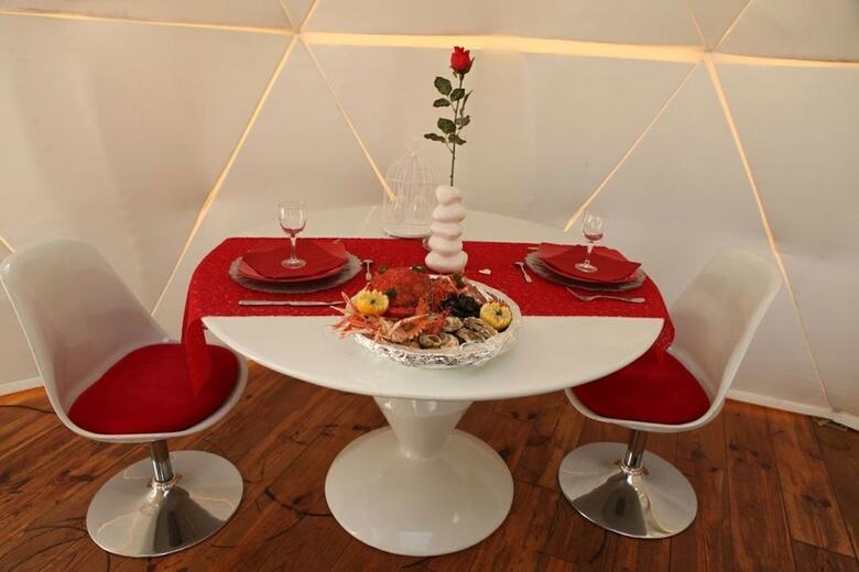 Hotel H�bergements Insolites Domaine Arvor Spa