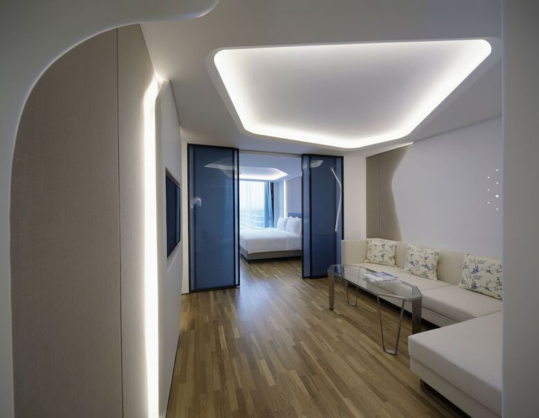 Flyzoo Hotel -- Alibaba