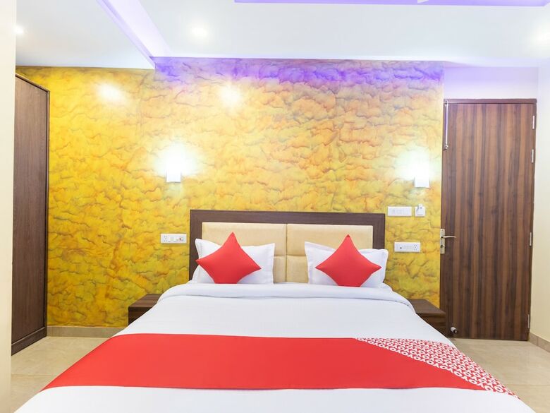 Airport Hotel R S Palace