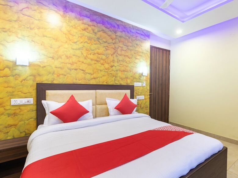 Airport Hotel R S Palace