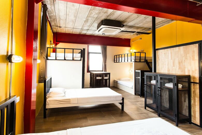 Hostal Khunsuek Muaythai Hostel