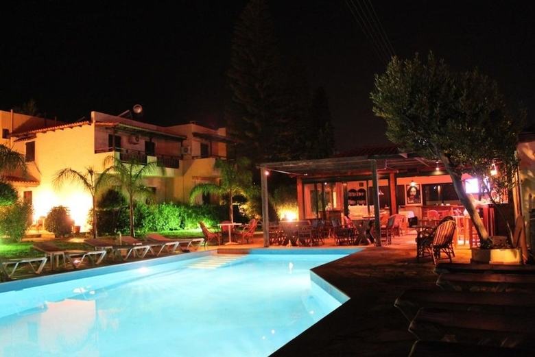 Aparthotel Petros Village