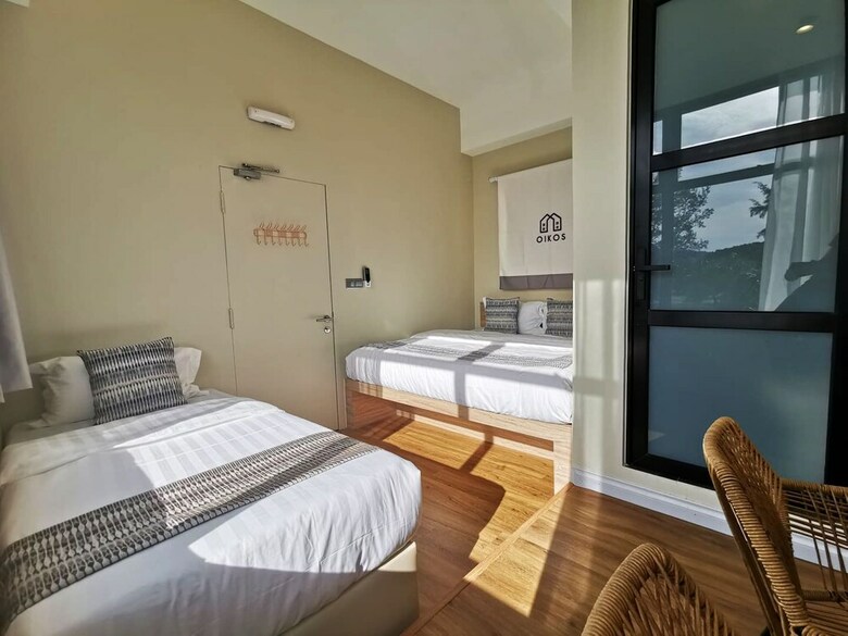 Hotel Oikos Poshtel