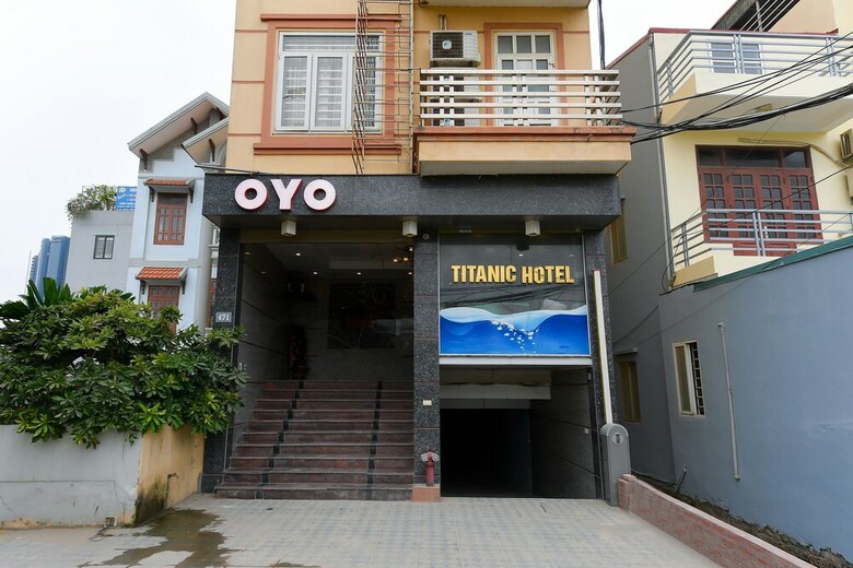 Oyo 230 Titanic Hotel