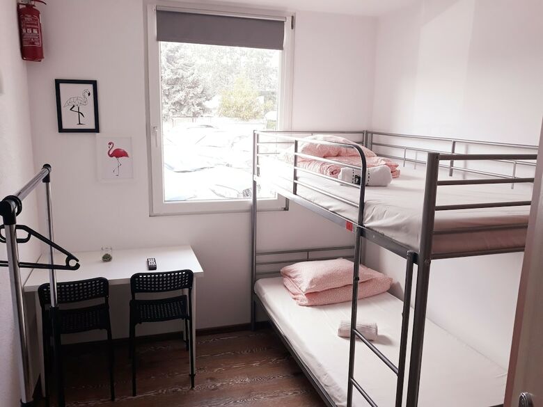 Hostal Nearby Airport Hostel