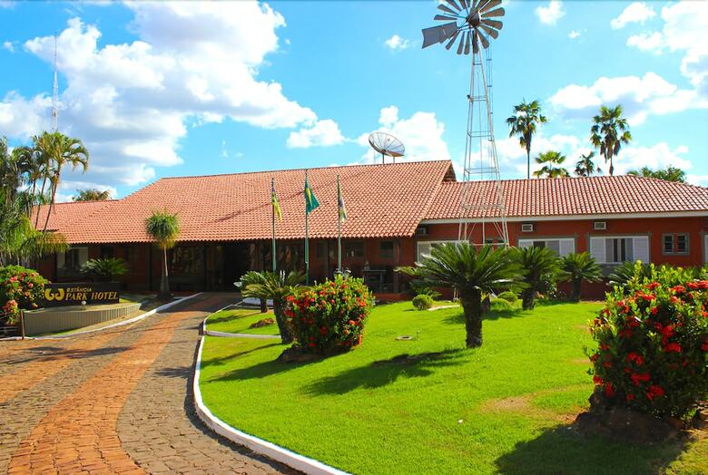 Estancia Park Hotel