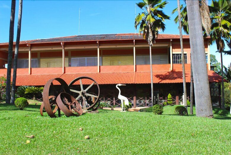 Estancia Park Hotel