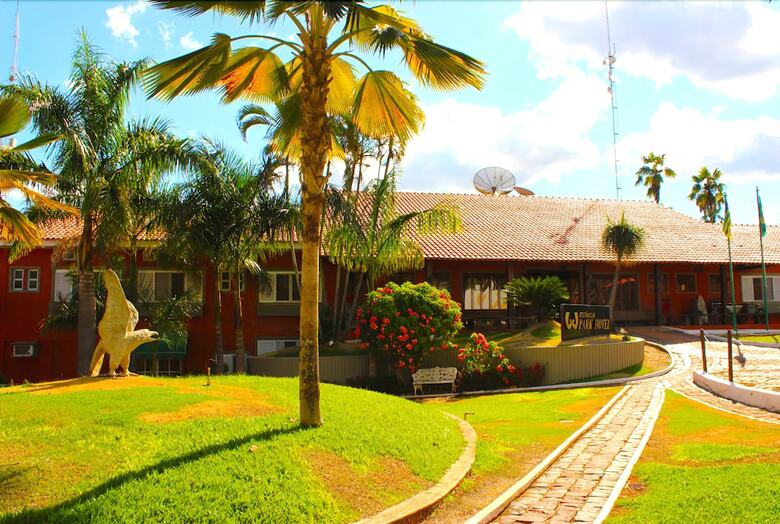 Estancia Park Hotel