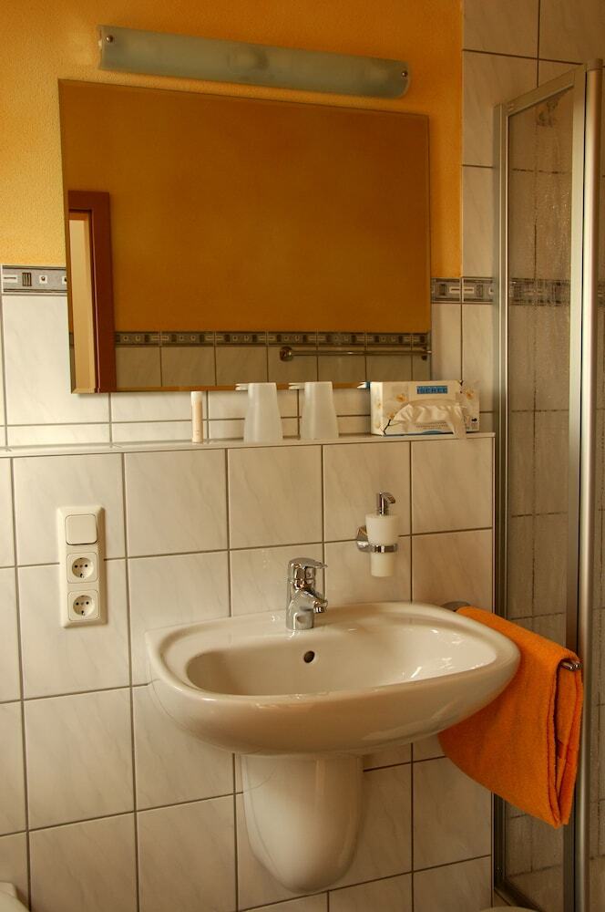 Hotel Wein- Und Gaestehaus Genetsch