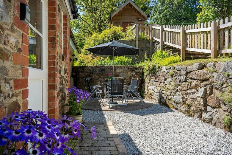 Strelna Coach House - Gateway To The Moor