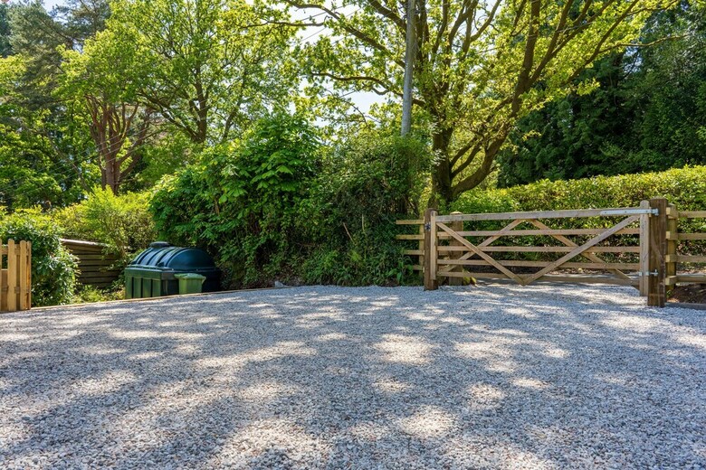 Strelna Coach House - Gateway To The Moor