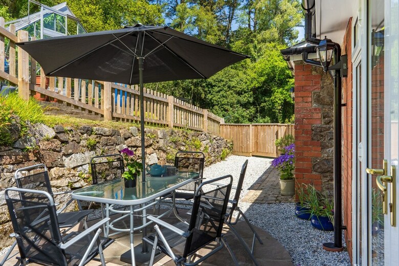 Strelna Coach House - Gateway To The Moor