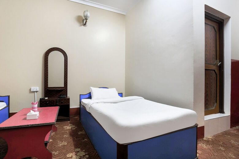 Oyo 436 Hotel Everest Inn
