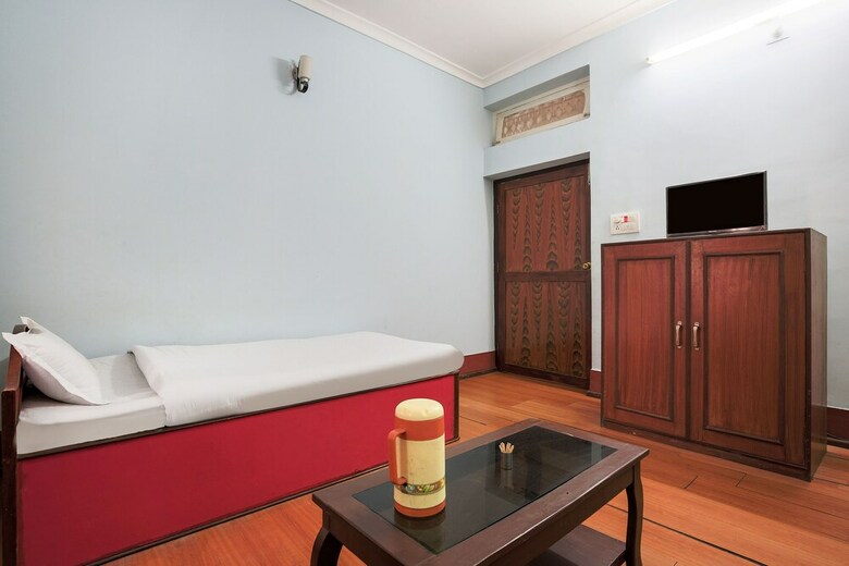 Oyo 436 Hotel Everest Inn