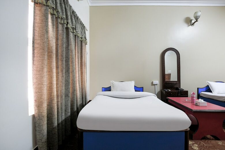 Oyo 436 Hotel Everest Inn