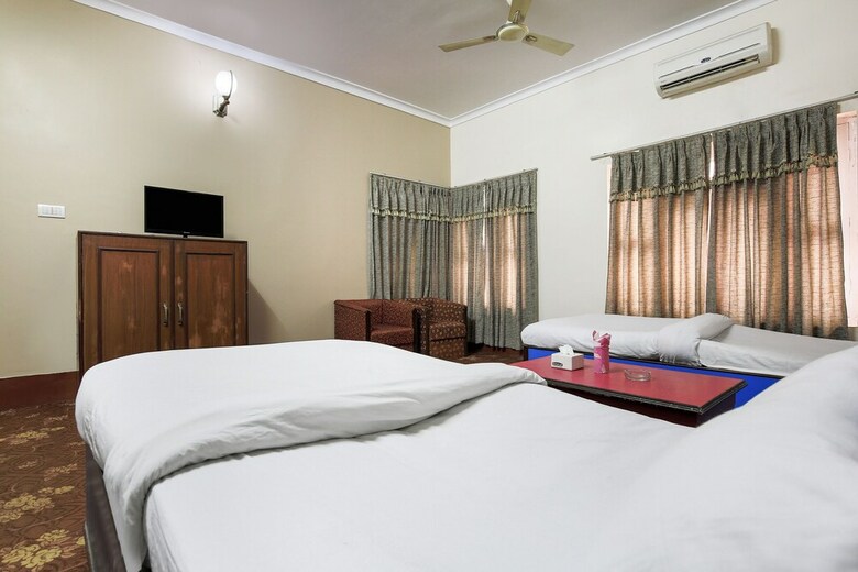 Oyo 436 Hotel Everest Inn