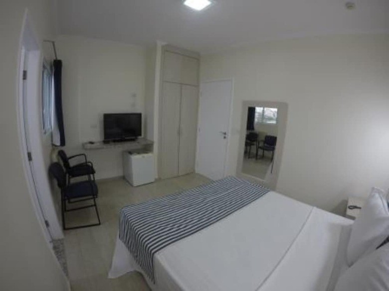 Dumont Park Hotel