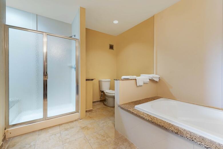 Hotel Comfort Inn & Suites