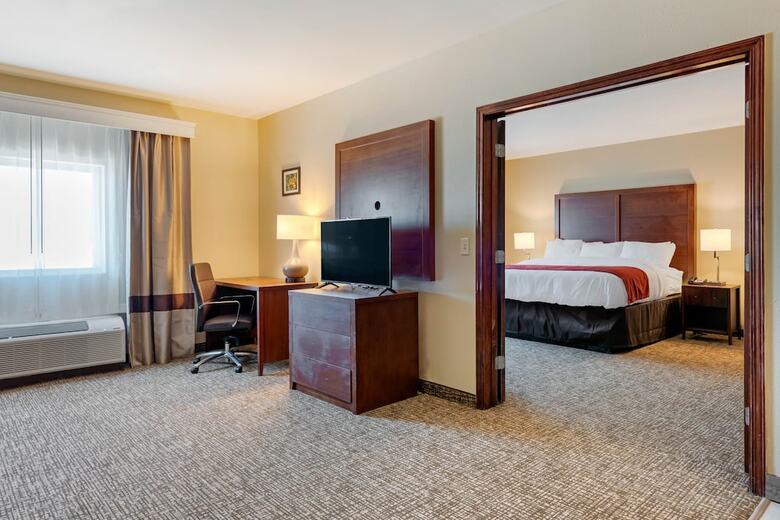 Hotel Comfort Inn & Suites