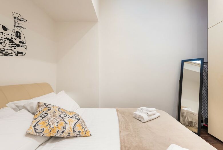 Art Gallery Apartment In Florence