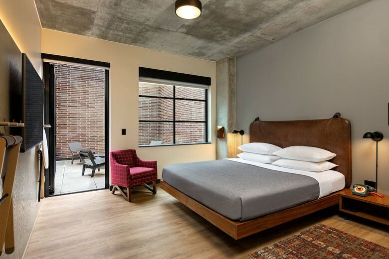 Hotel Moxy Minneapolis Downtown