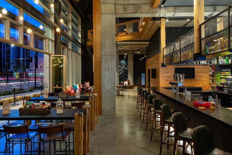 Hotel Moxy Minneapolis Downtown
