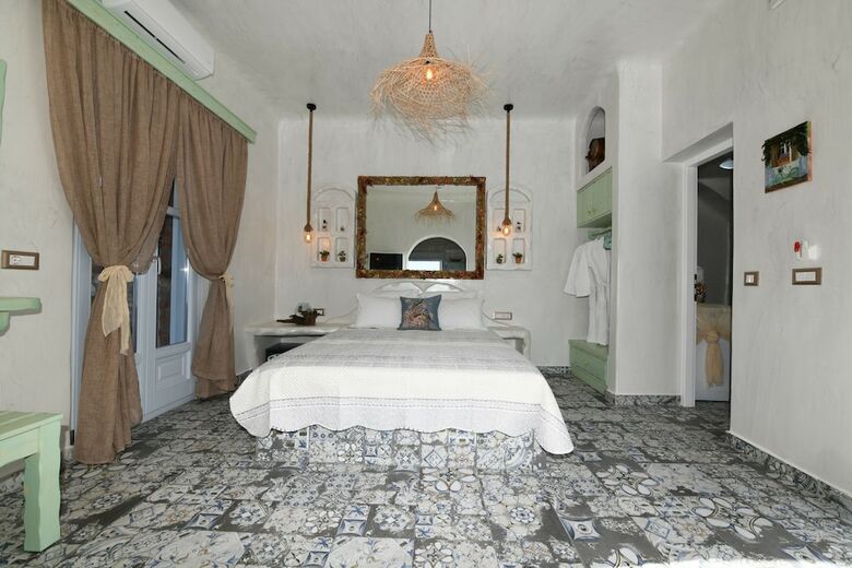Starlight Luxury Seaside Villa