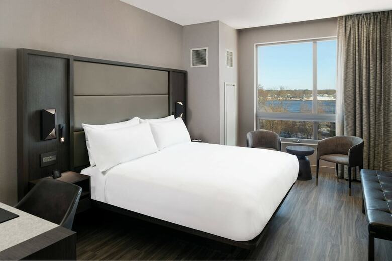 AC Hotel By Marriott Portsmouth