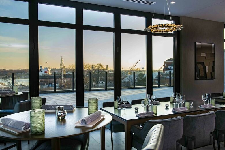 AC Hotel By Marriott Portsmouth