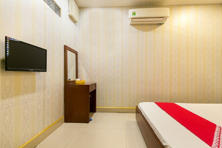 Oyo 430 Hoang Van Hotel