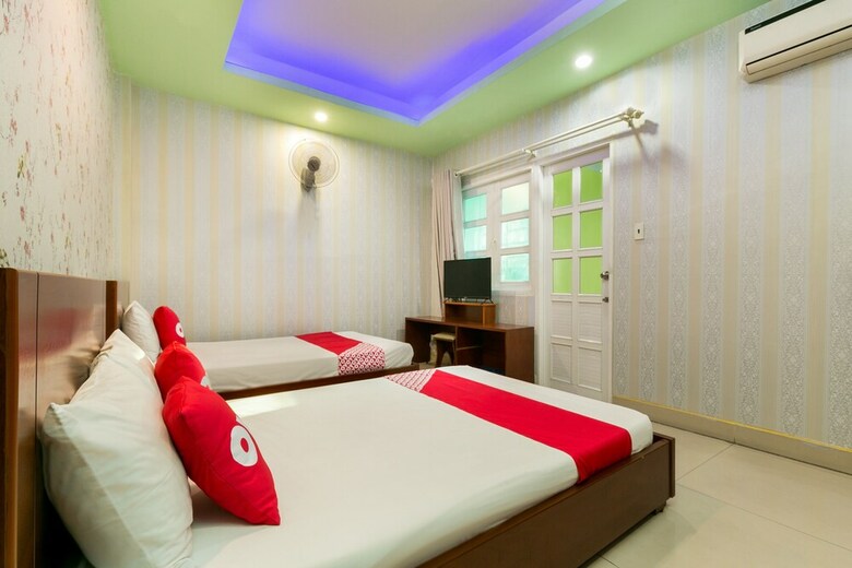Oyo 430 Hoang Van Hotel