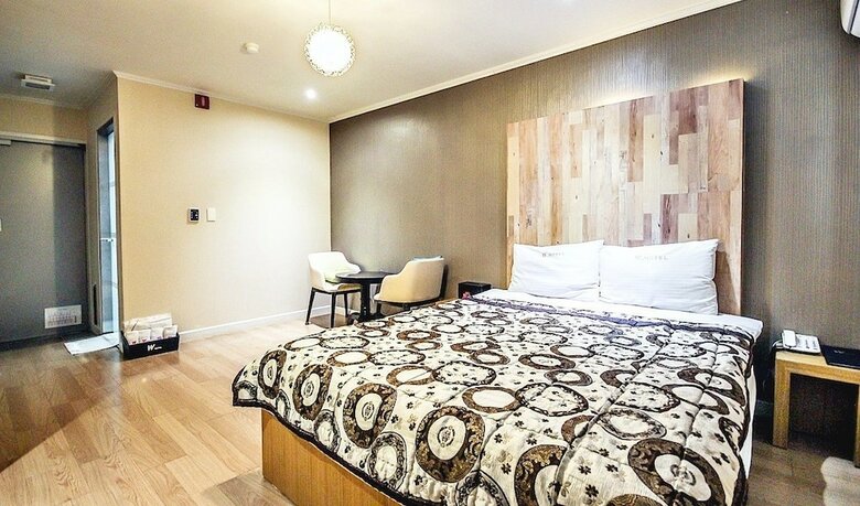 Gyeongju Bulguksa W Drive-in Hotel