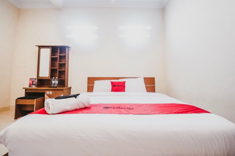 Hotel Reddoorz Plus @ Jalan Parangtritis 2