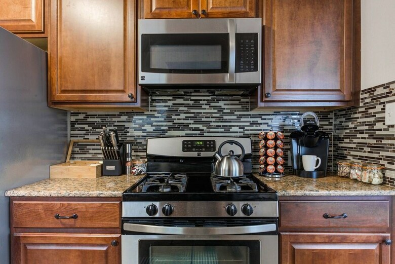 Airy 3br/2ba Duplex Austin Home Mins To Ut Austin