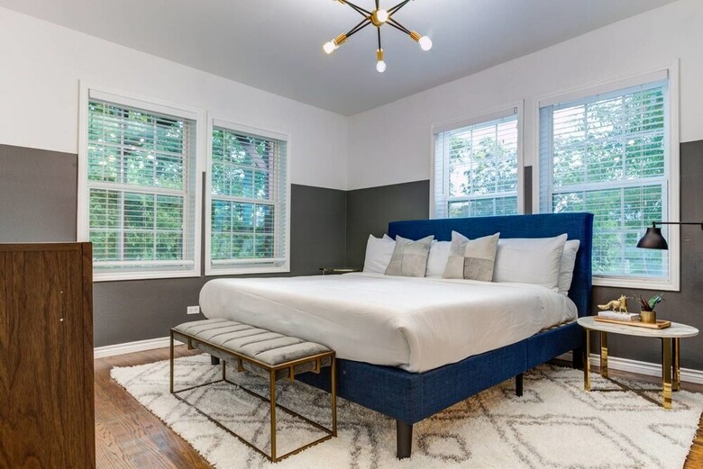 Airy 3br/2ba Duplex Austin Home Mins To Ut Austin