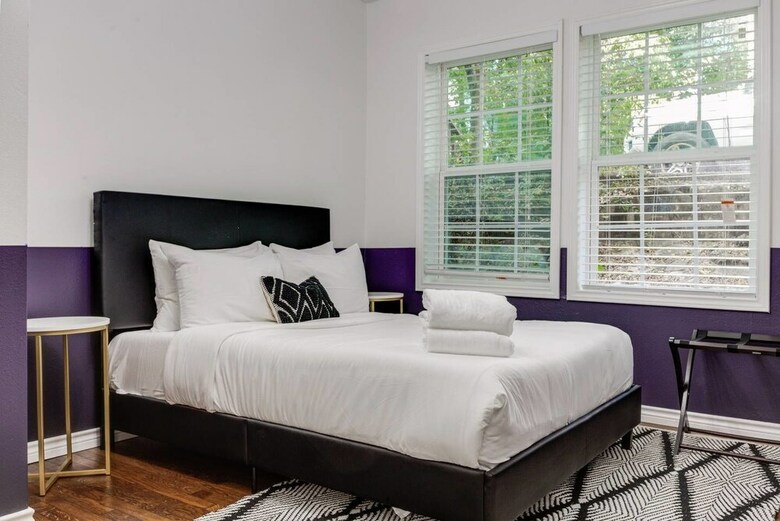 Airy 3br/2ba Duplex Austin Home Mins To Ut Austin